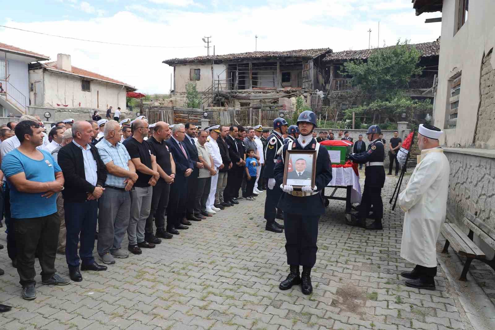 Hayatını kaybeden uzman çavuş son yolculuğuna uğurlandı
