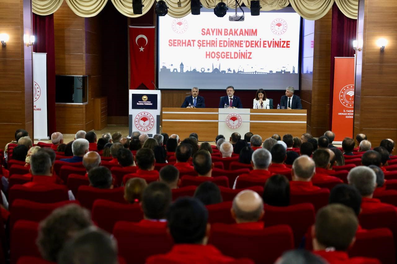 Edirne’de Trakyalı çiftçi Bakan Yumaklı ile pazarlık yaptı
