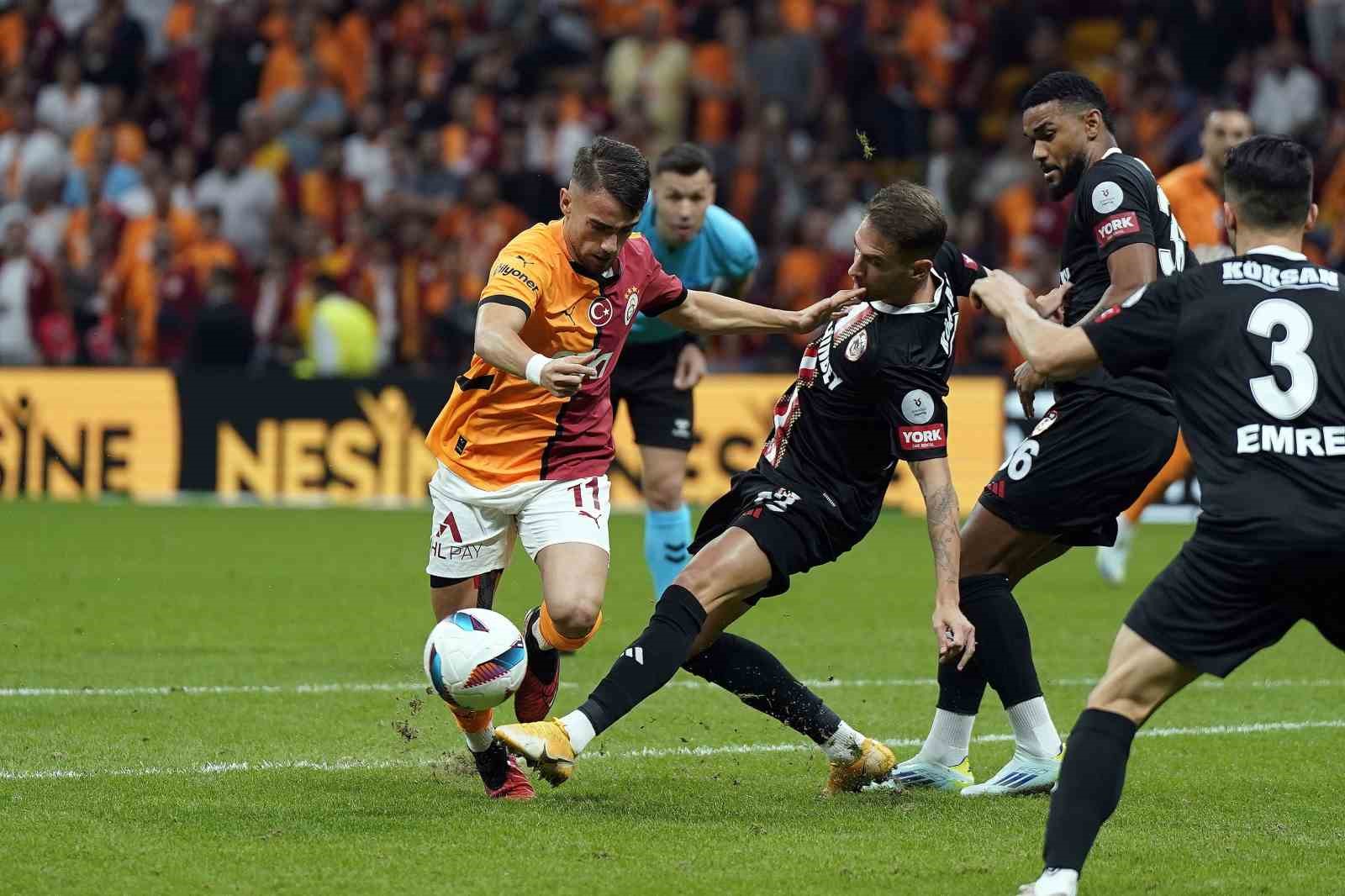 Trendyol Süper Lig: Galatasaray: 2 - Gaziantep FK: 0 (İlk yarı)
