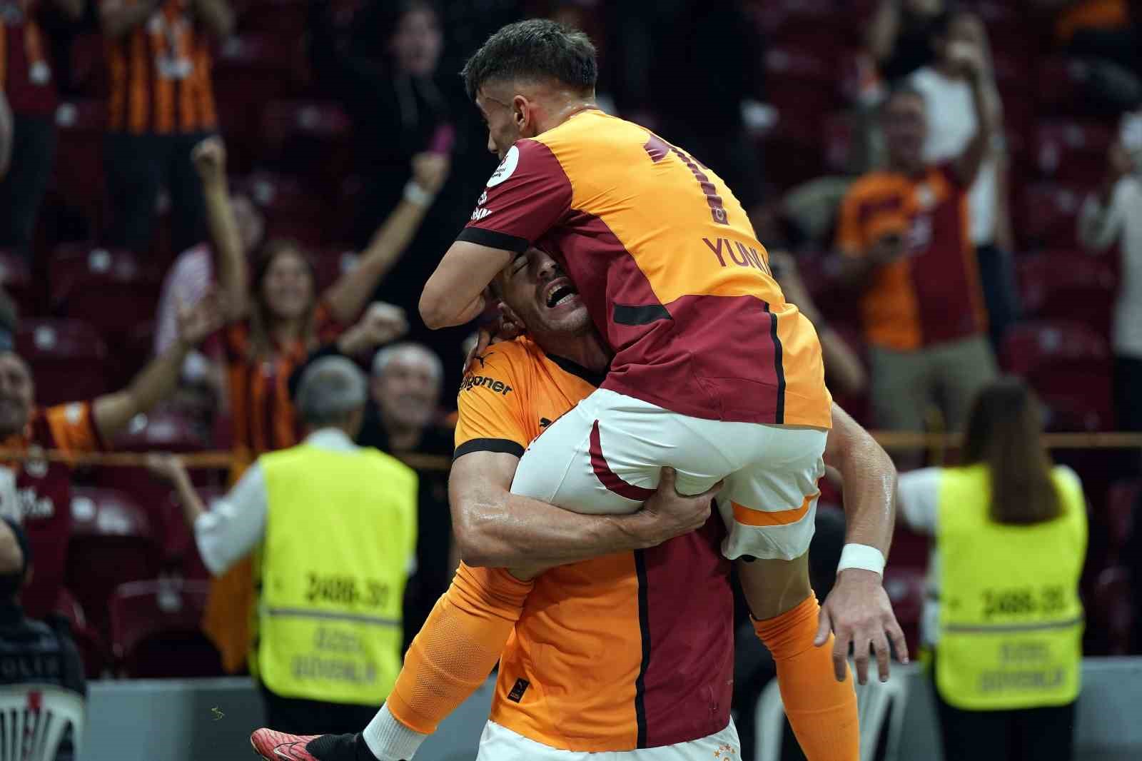 Trendyol Süper Lig: Galatasaray: 2 - Gaziantep FK: 0 (İlk yarı)
