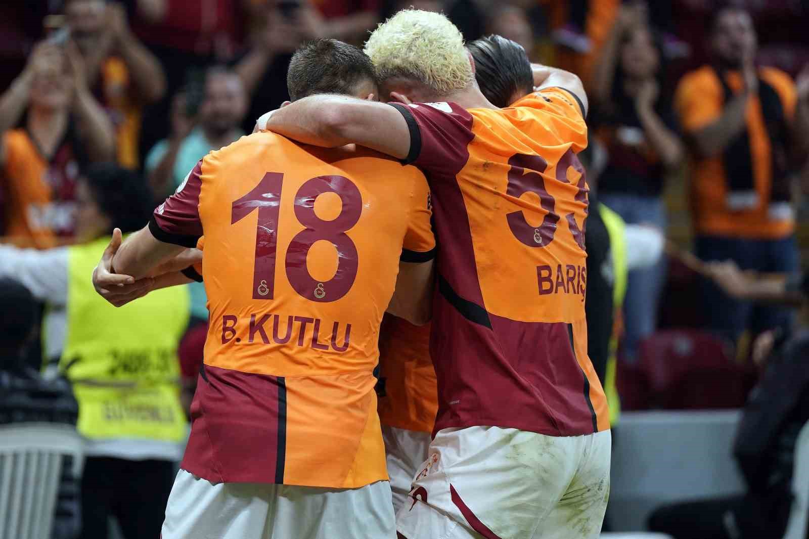 Trendyol Süper Lig: Galatasaray: 2 - Gaziantep FK: 0 (İlk yarı)
