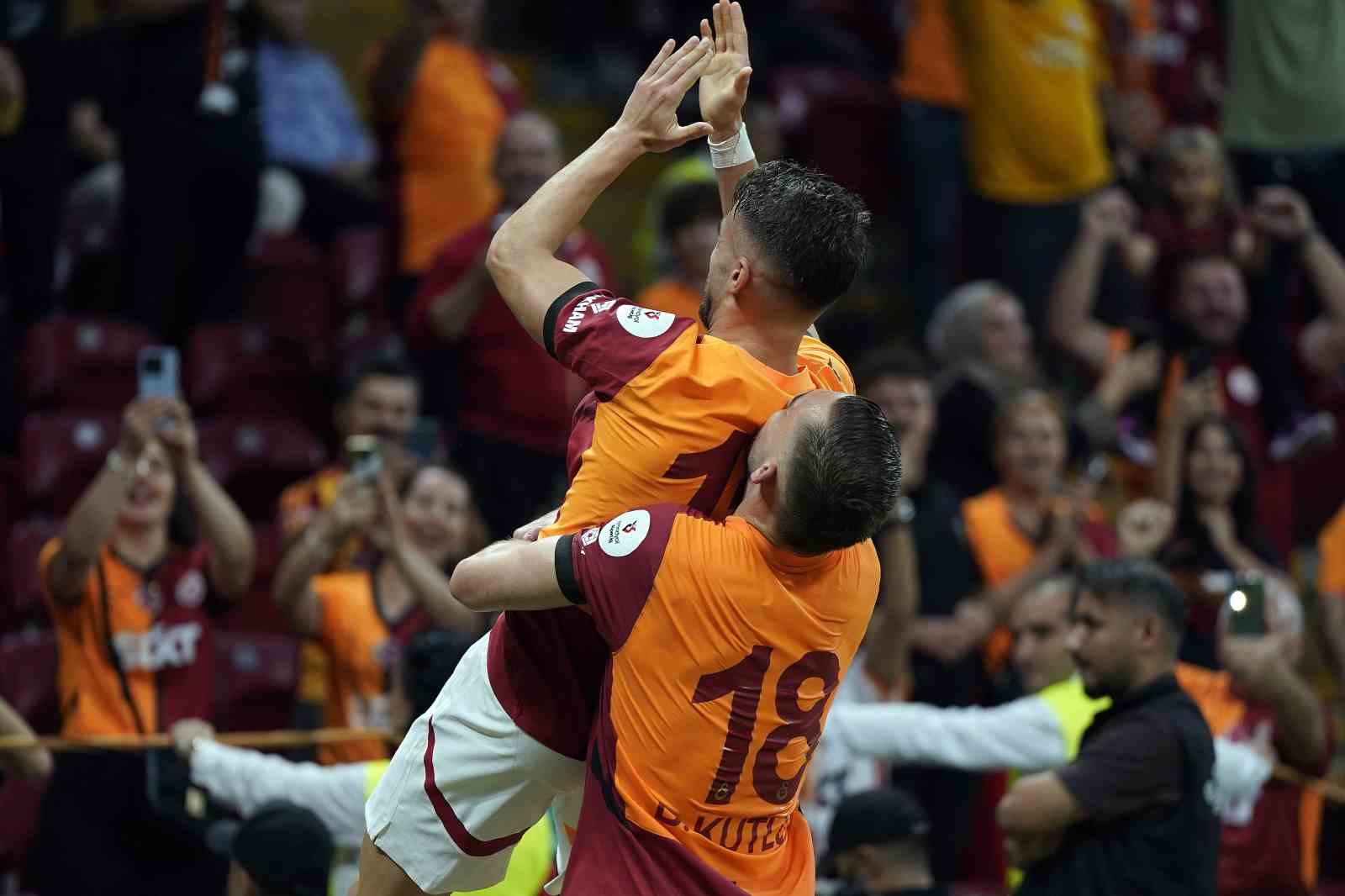 Trendyol Süper Lig: Galatasaray: 2 - Gaziantep FK: 0 (İlk yarı)
