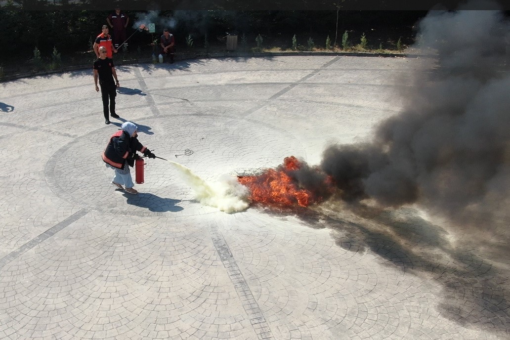 Uygulamalı yangın tahliye tatbikatı yapıldı
