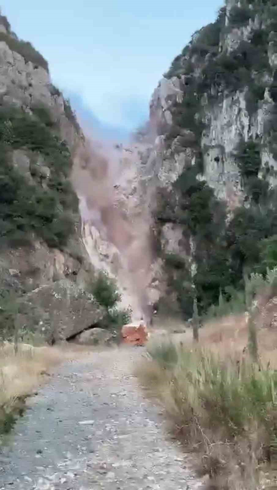 Doğa harikası şelaleye zarar veren patlatmayla ilgili maden firmasının faaliyetleri durduruldu
