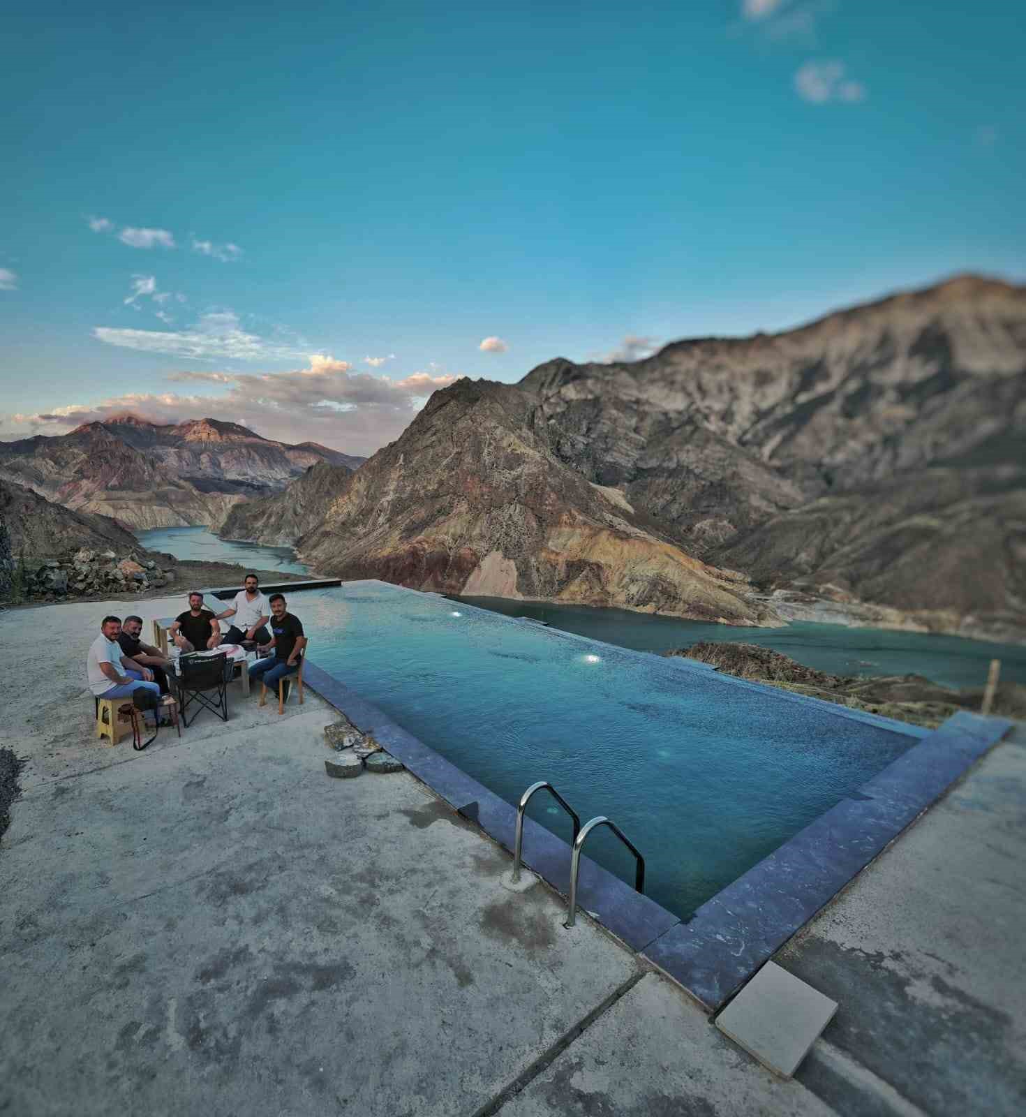 Erzurum - Artvin sınırında modern bir cazibe merkezi: Sonsuz havuz
