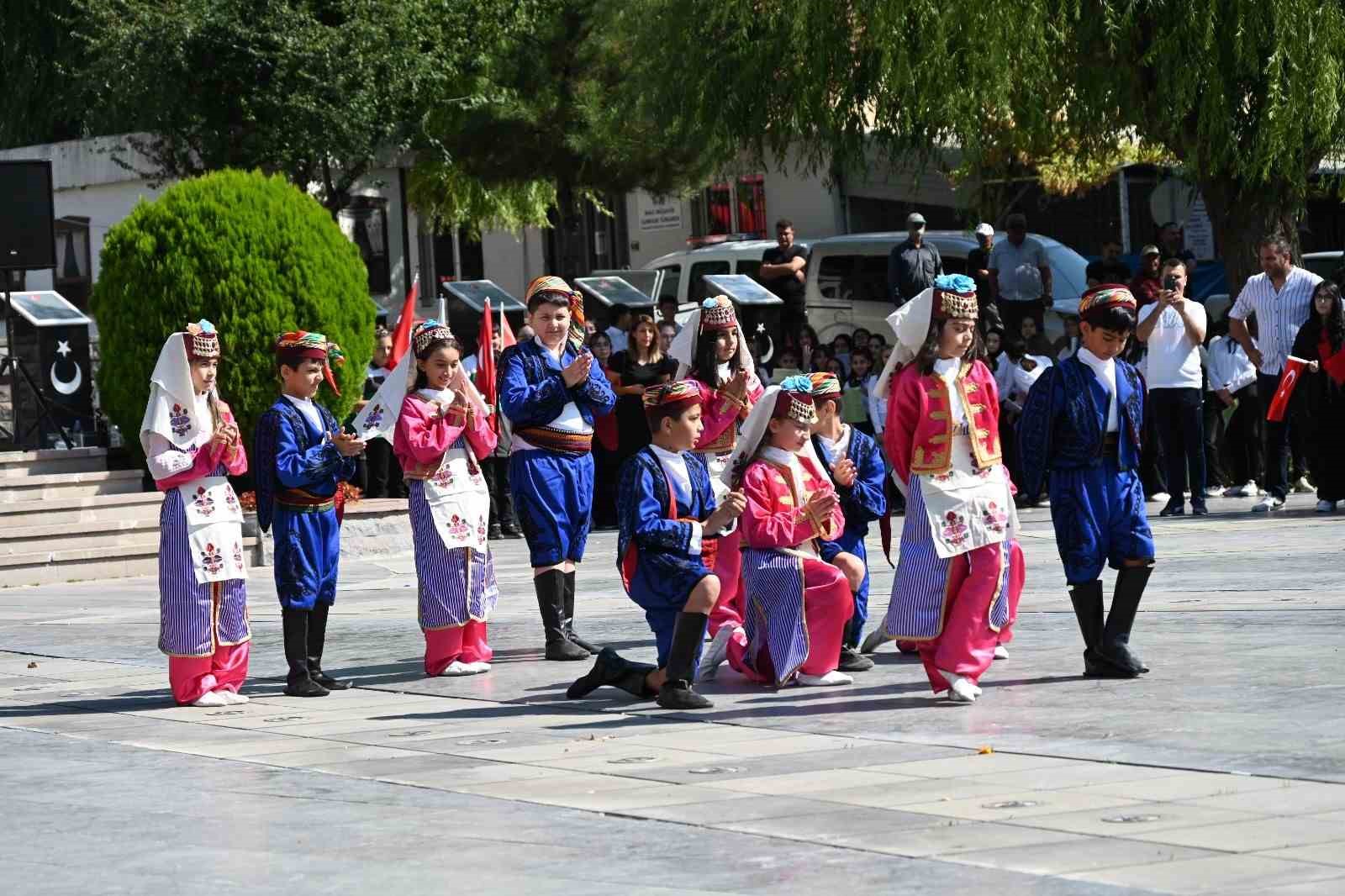 Bozüyük’te İlköğretim Haftası törenle kutlandı
