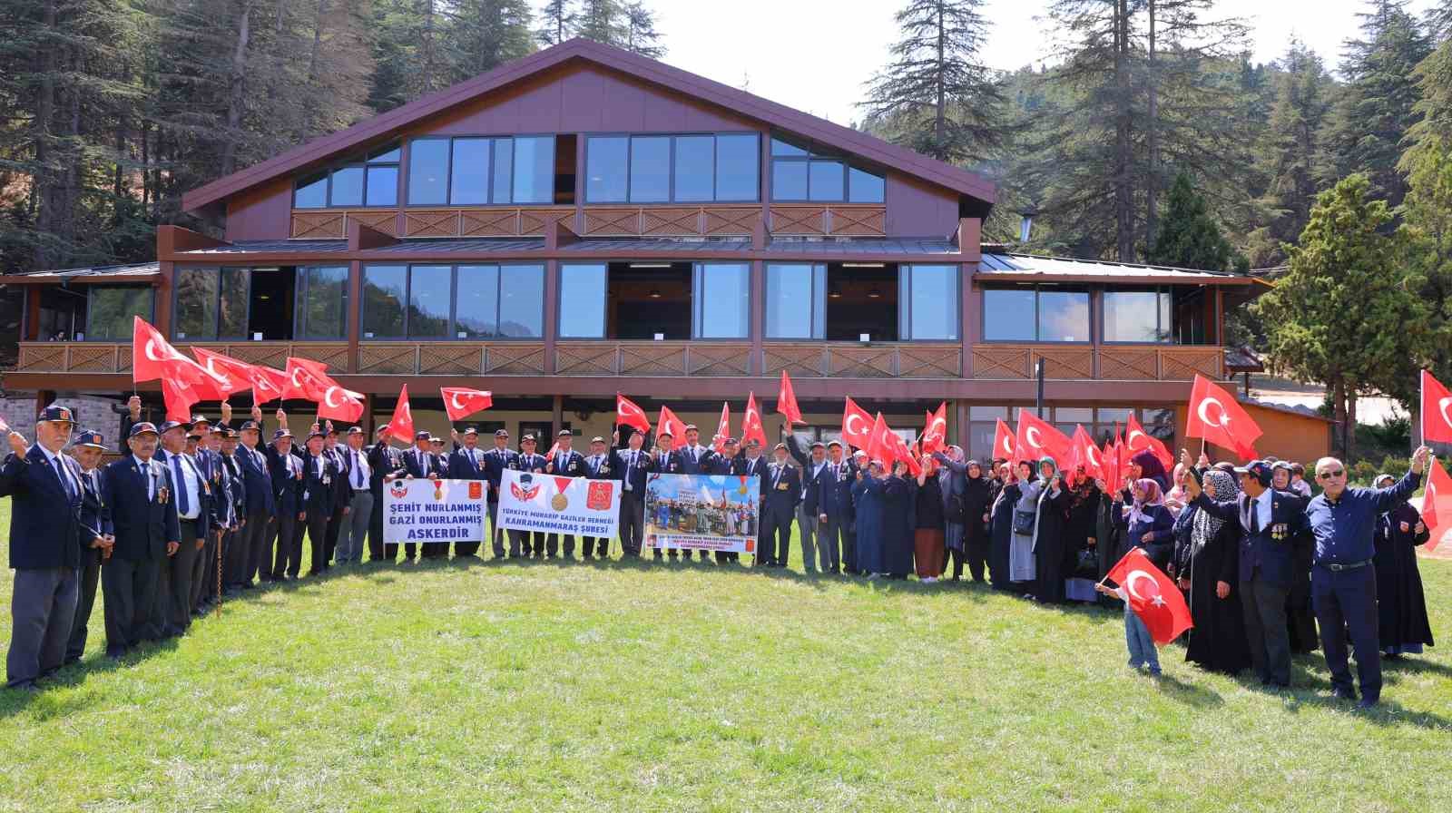 Kıbrıs gazileri Başkonuş Yaylası’nda stres attı
