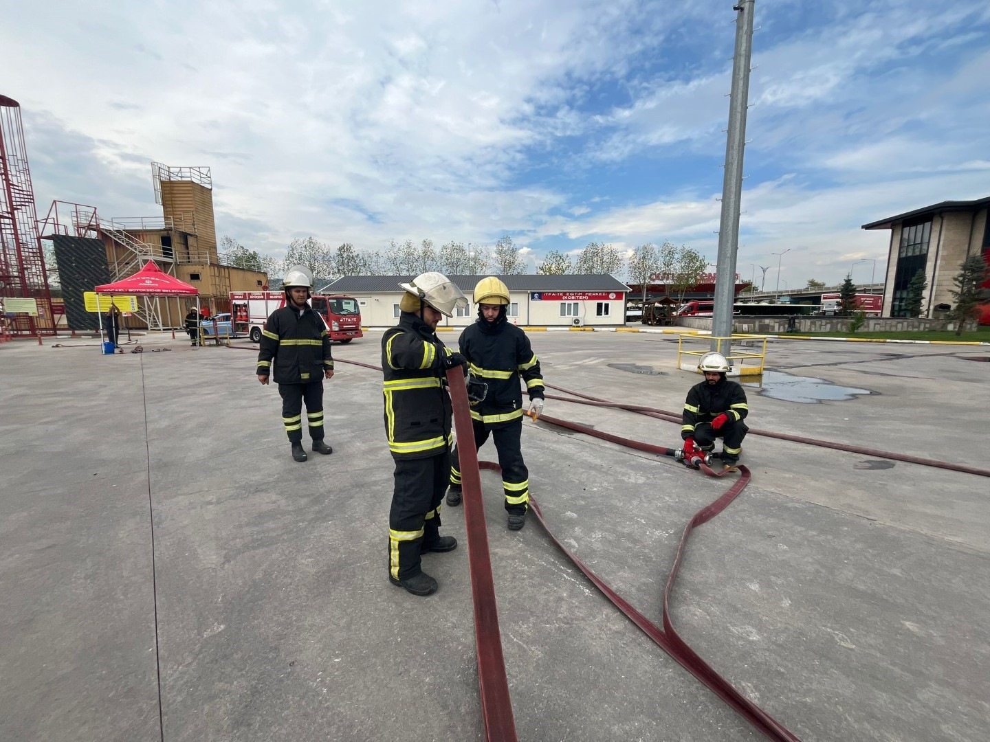 Gönüllü itfaiyeci ordusu büyüyor
