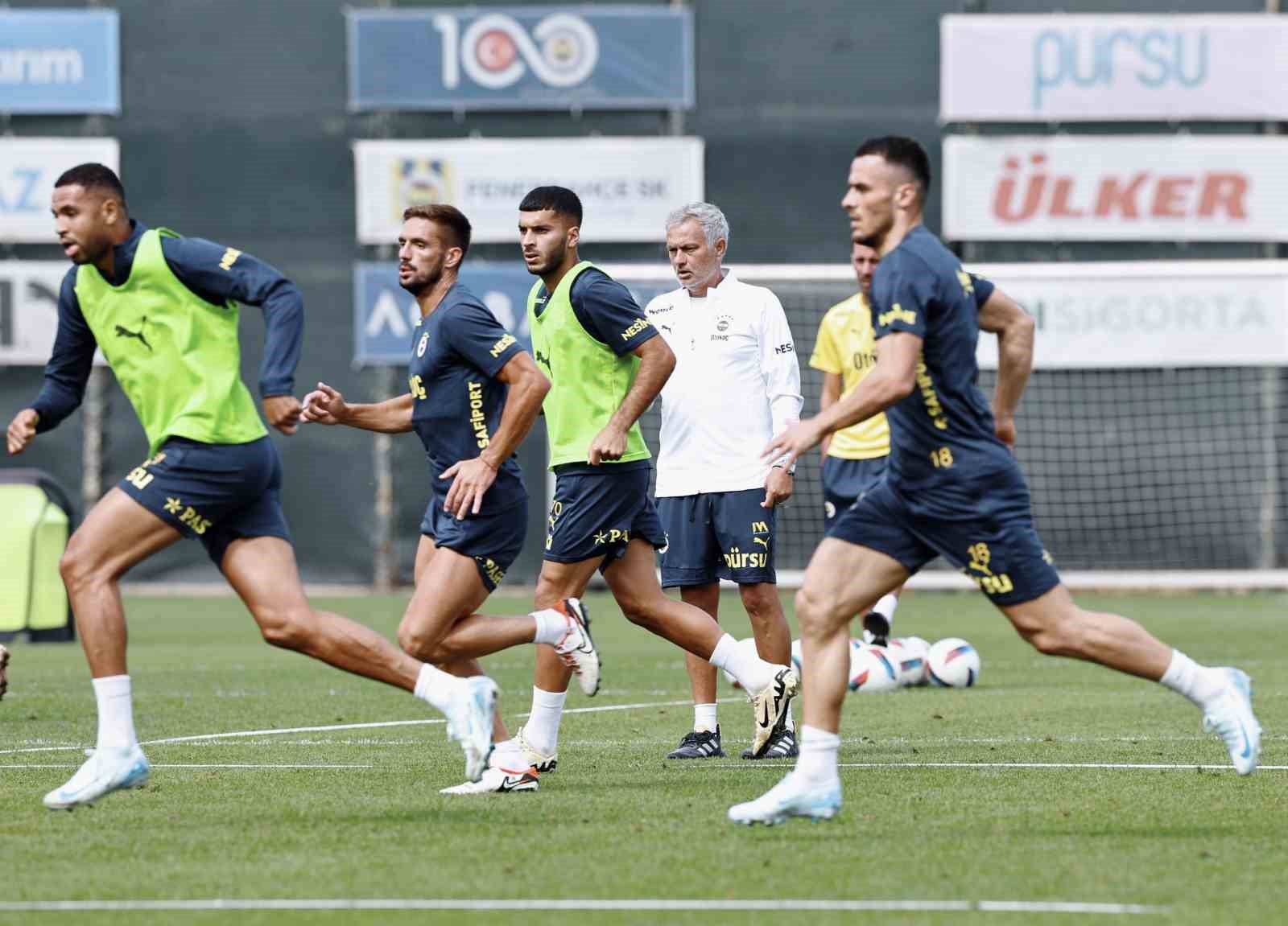 Fenerbahçe, Galatasaray derbisi hazırlıklarını sürdürdü
