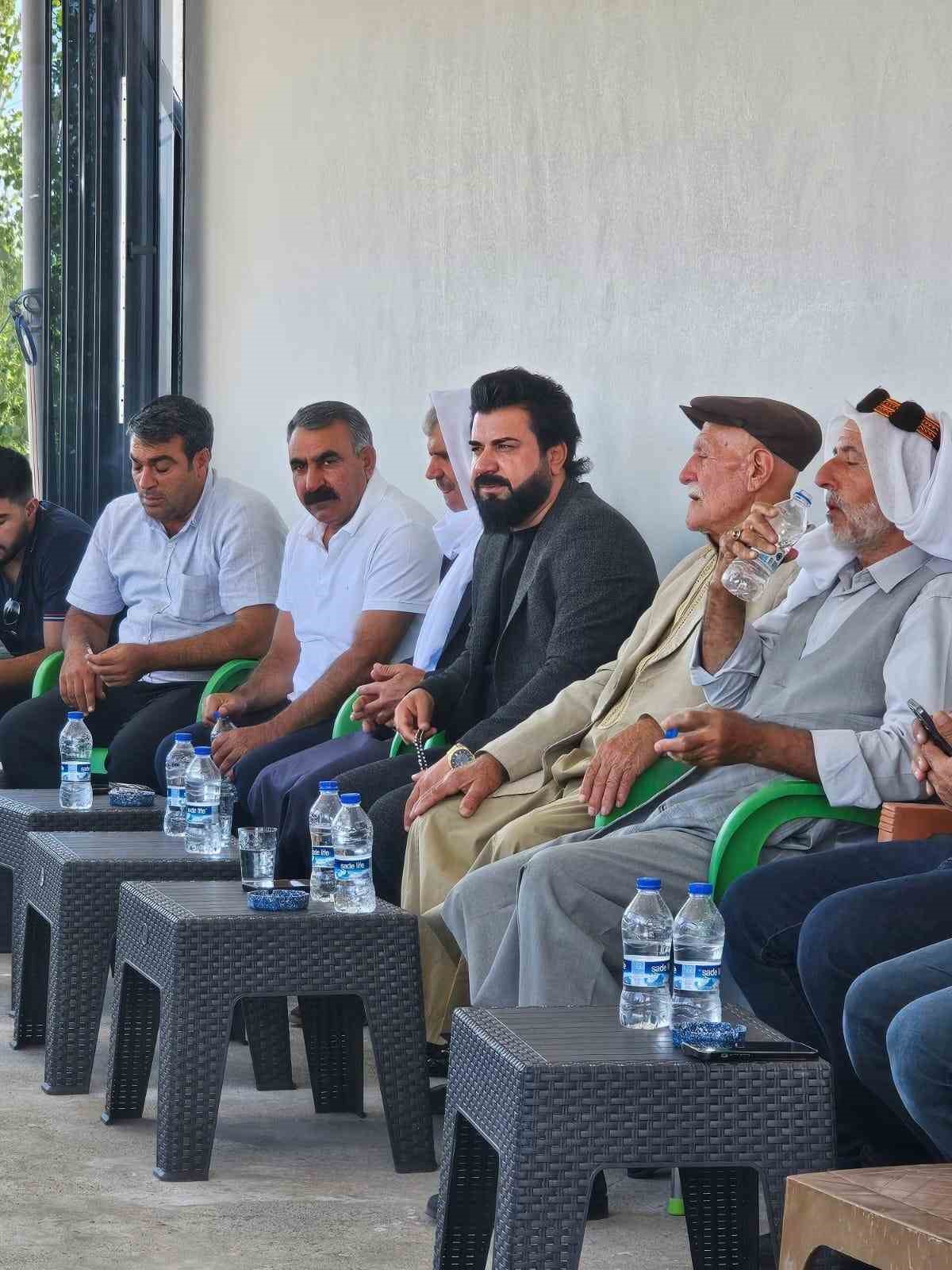 Diyarbakır’da husumetli aileler iş adamı Çubuk’un araya girmesiyle barıştırıldı
