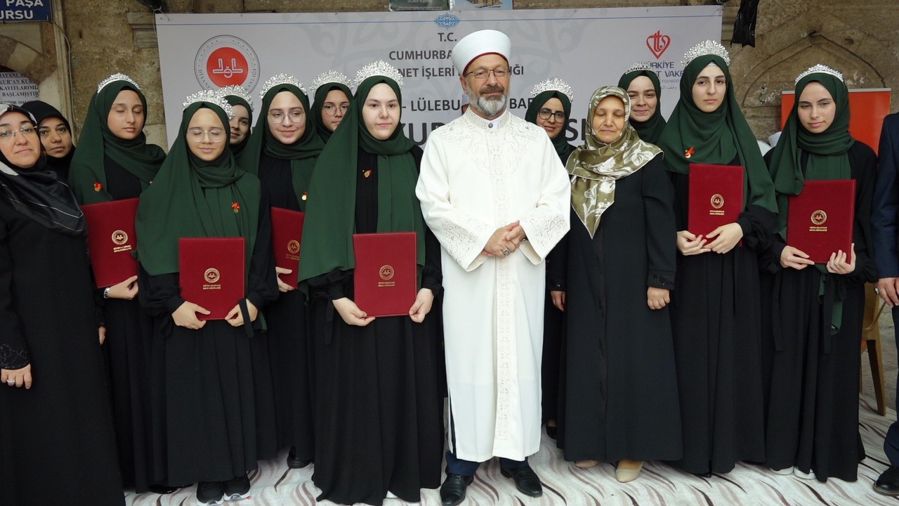 Diyanet İşleri Başkanı Prof. Dr. Erbaş, Kırklareli’nde Hafızlık Kur’an Kursları İcazet Merasimi’ne katıldı
