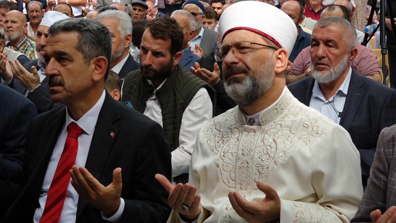 Diyanet İşleri Başkanı Prof. Dr. Erbaş, Kırklareli’nde Hafızlık Kur’an Kursları İcazet Merasimi’ne katıldı
