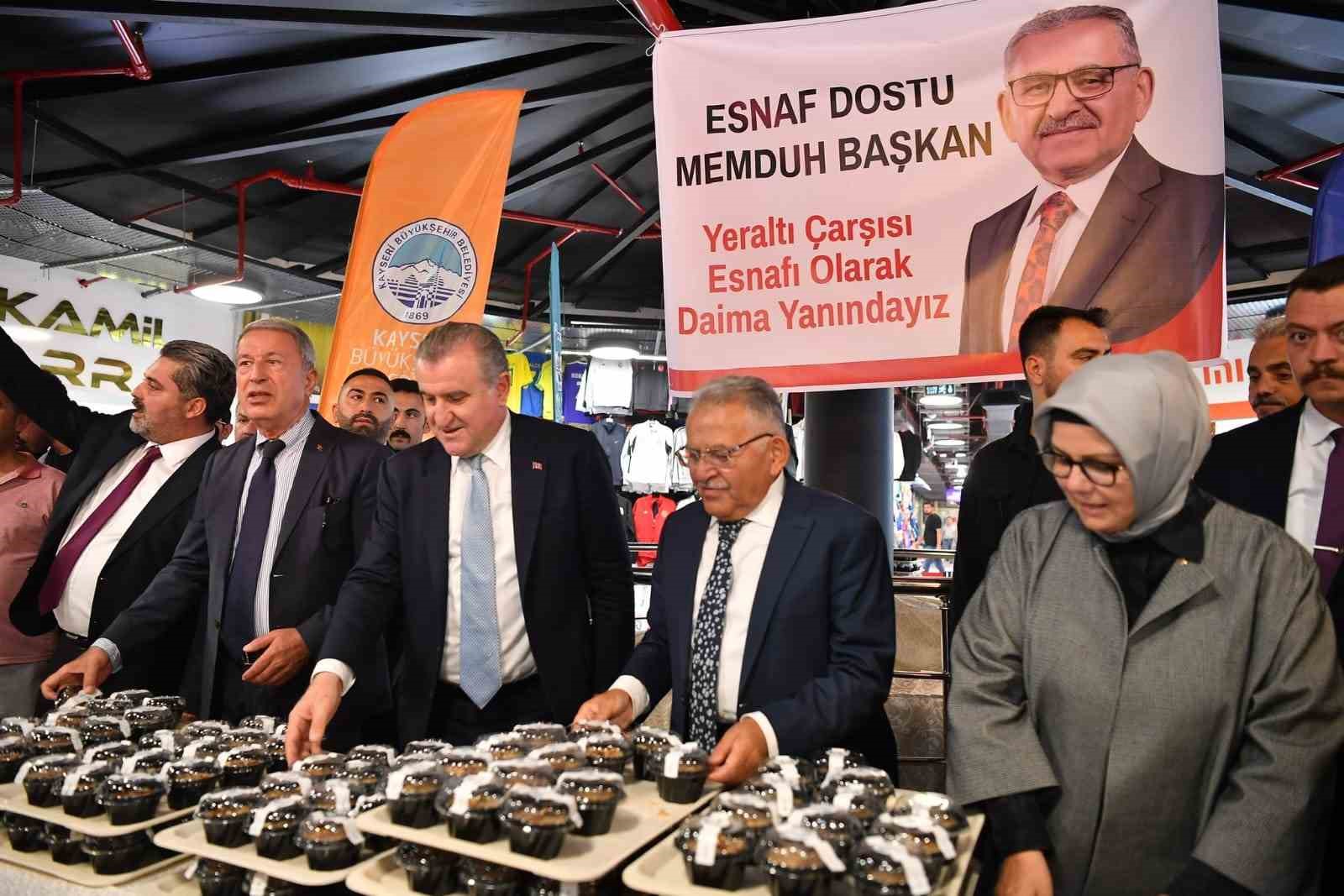 Bakan Bak’tan esnaf ziyareti
