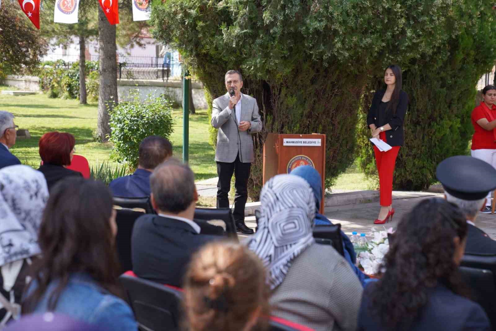 Başkan Ataç, Mahmudiye’nin kurtuluş yıldönümü programına katıldı
