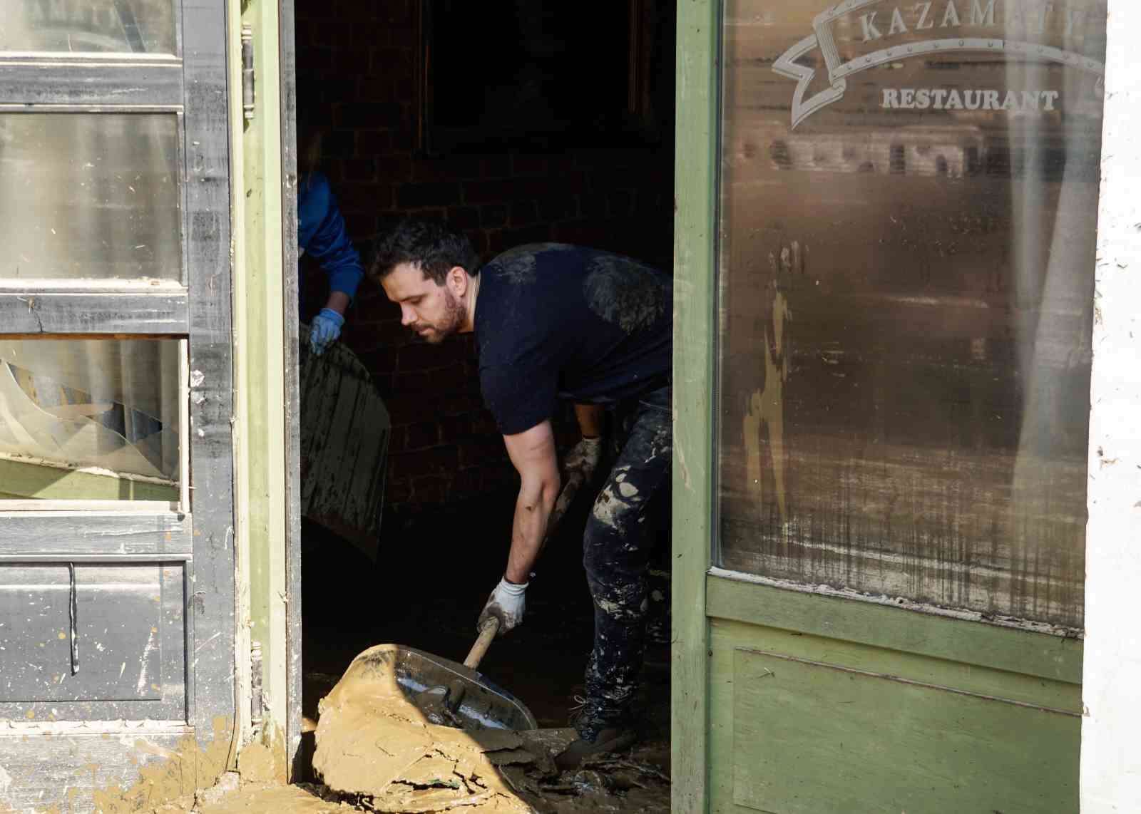 Polonya’da fırtınanın vurduğu bölgeler Bayraktar SİHA ile izleniyor
