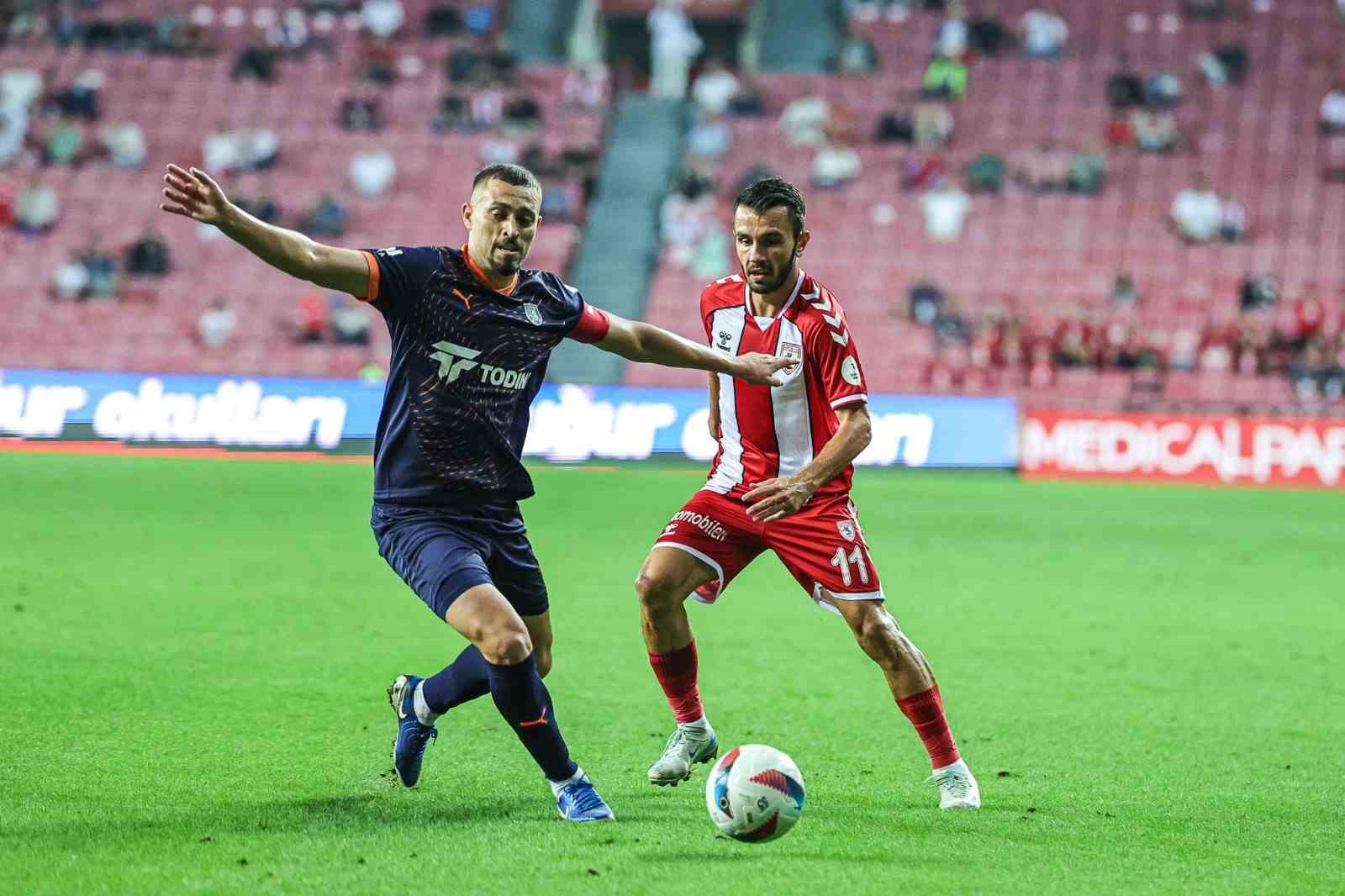 Trendyol Süper Lig: Samsunspor: 0 - RAMS Başakşehir: 0 (İlk yarı)
