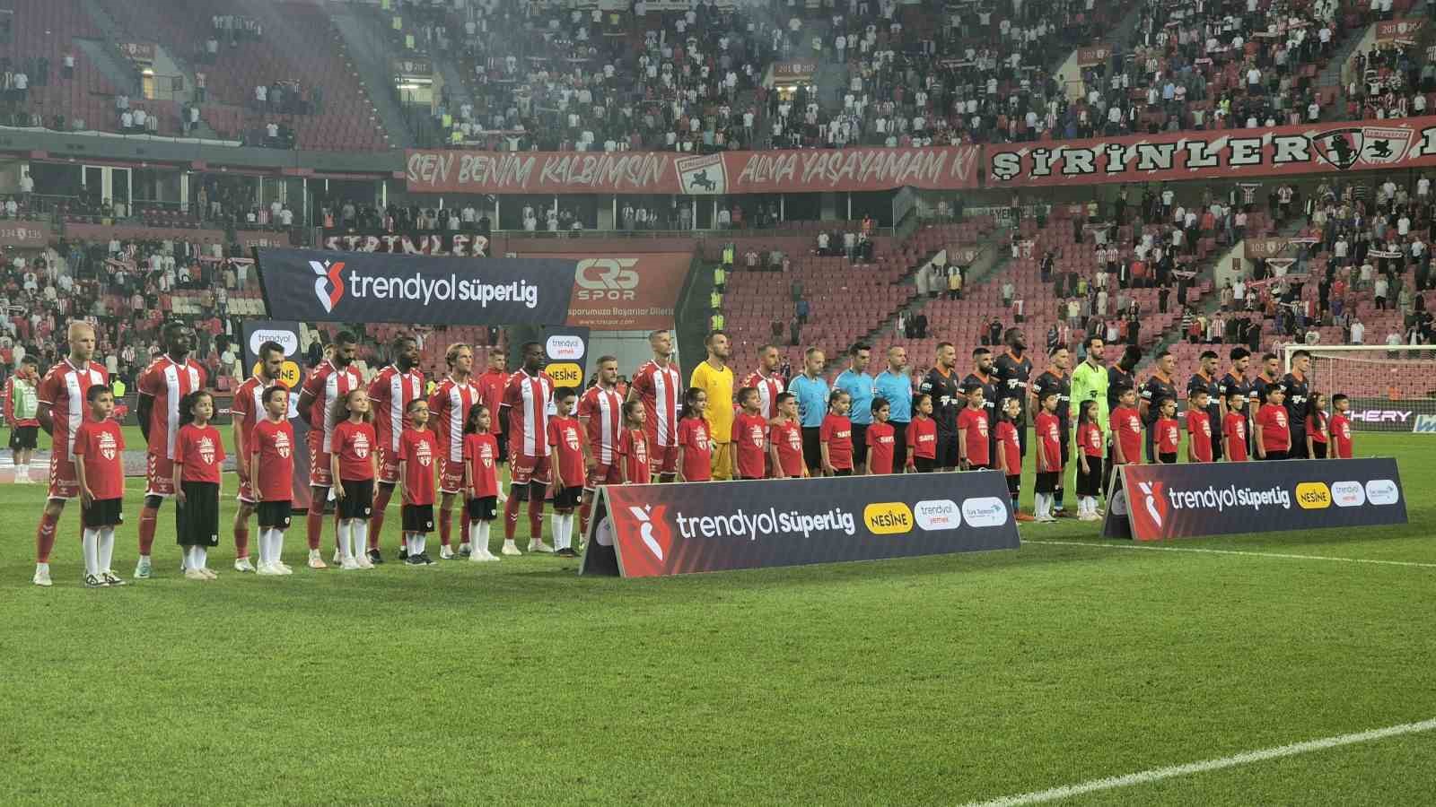 Trendyol Süper Lig: Samsunspor: 0 - RAMS Başakşehir: 0 (İlk yarı)
