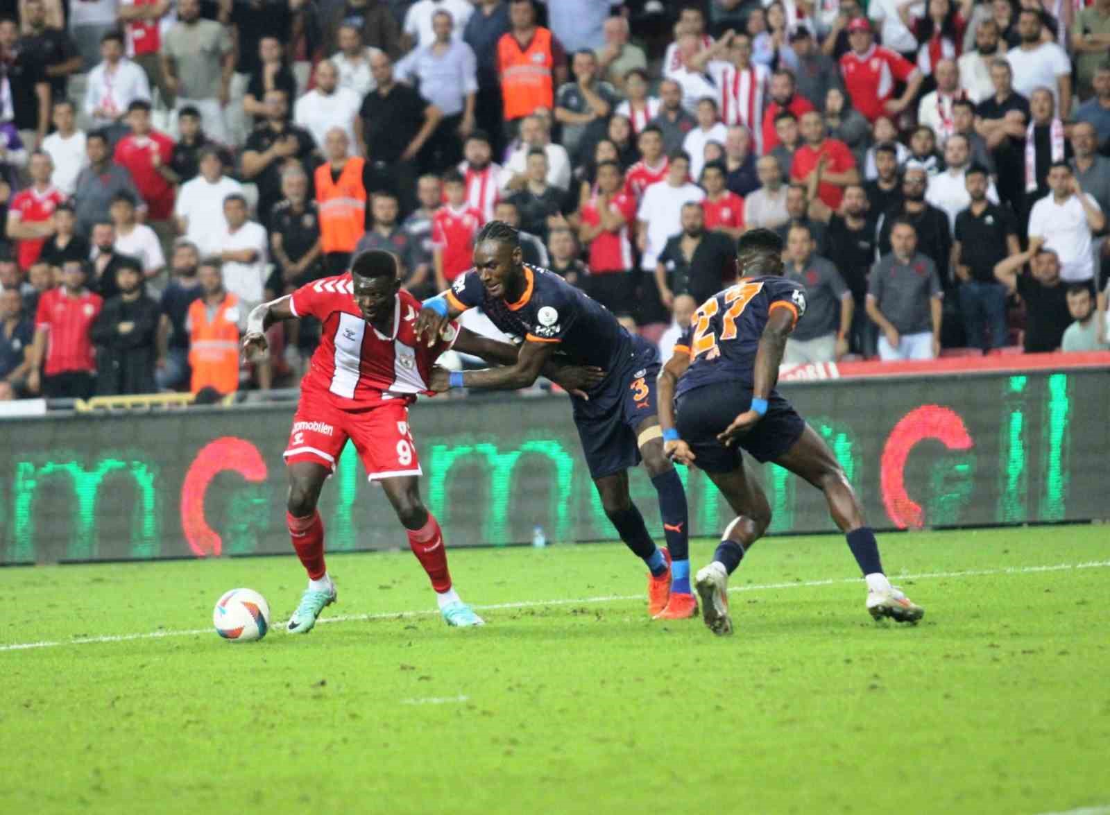 Trendyol Süper Lig: Samsunspor: 2 - RAMS Başakşehir: 0 (Maç sonucu)
