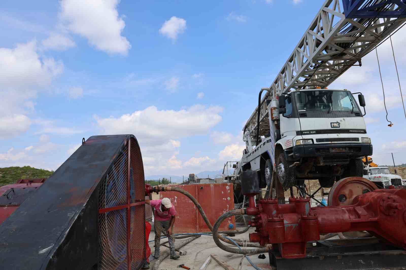 Kozan’da petrol için 3. sondaj vuruluyor
