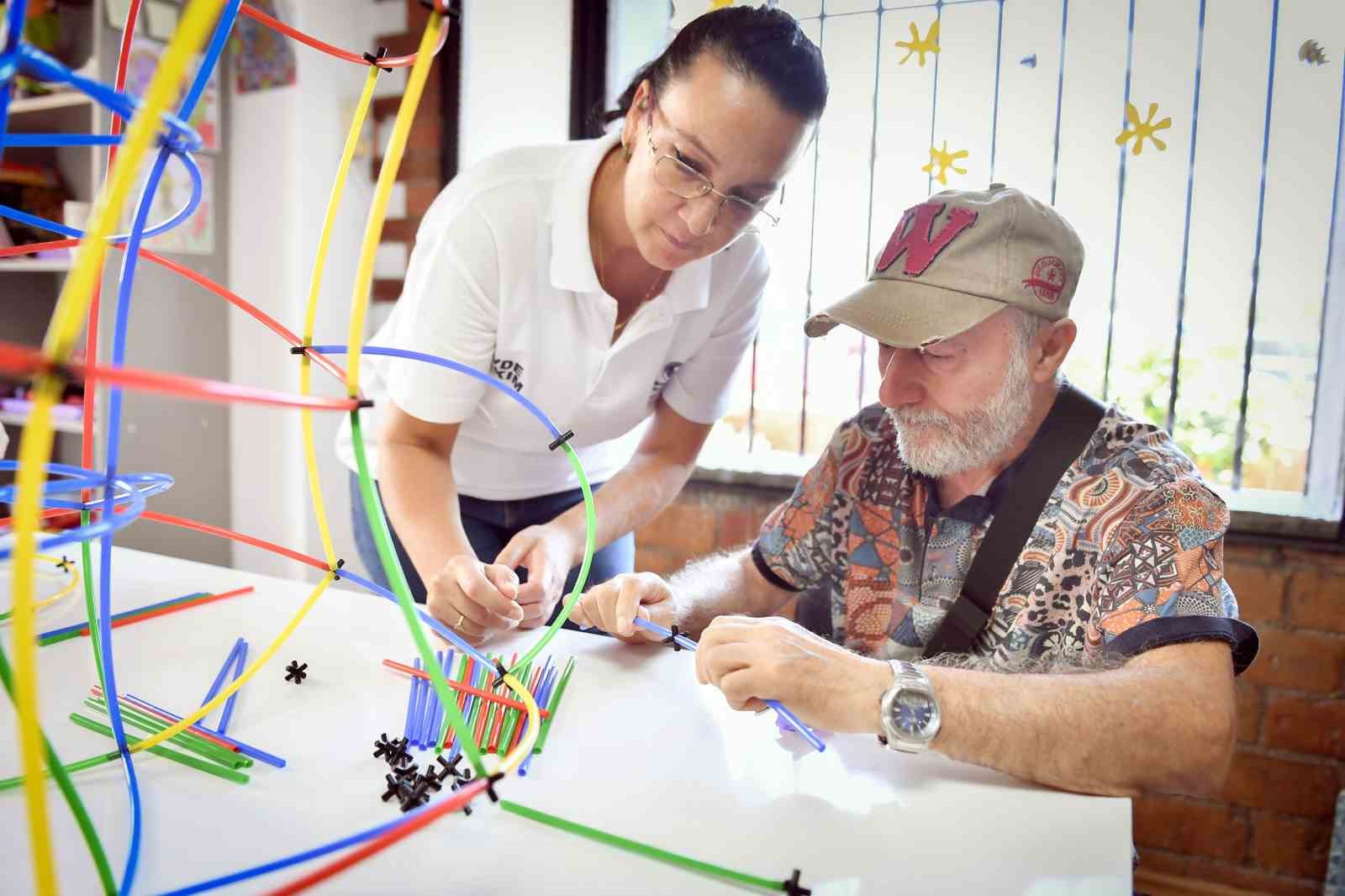 Gülümse Alzheimer Yaşam Merkezi’nden 22 hasta faydalanıyor
