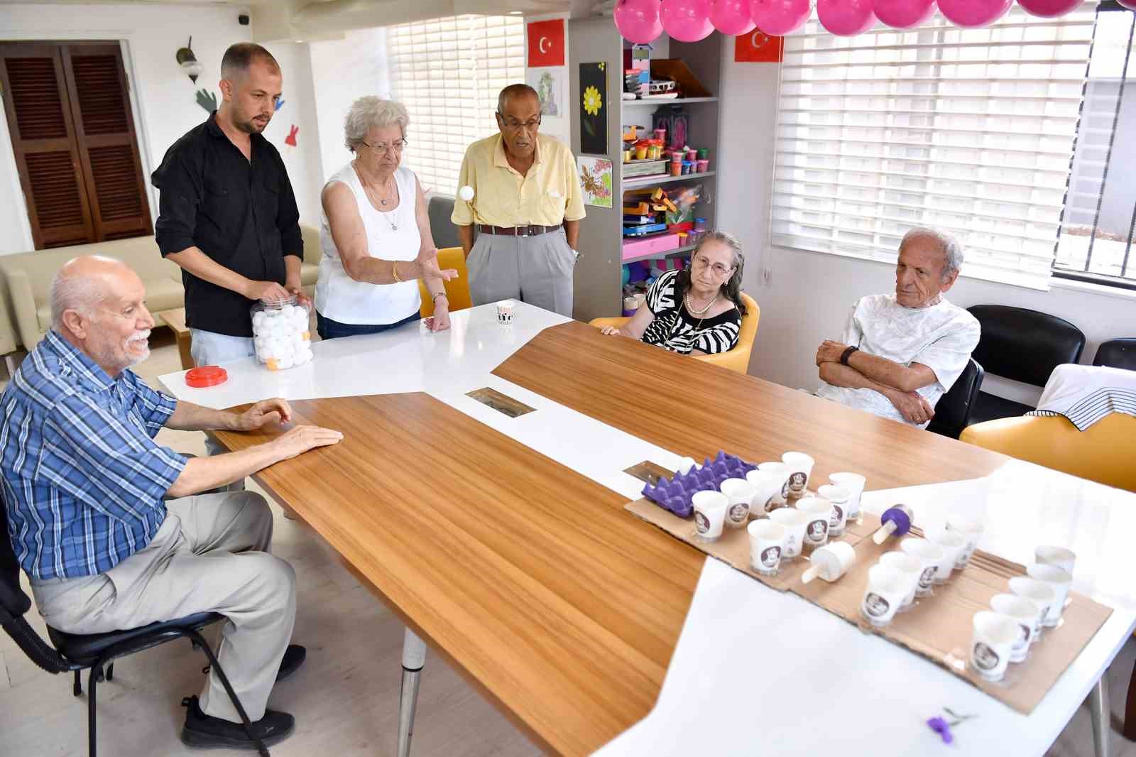 Gülümse Alzheimer Yaşam Merkezi’nden 22 hasta faydalanıyor
