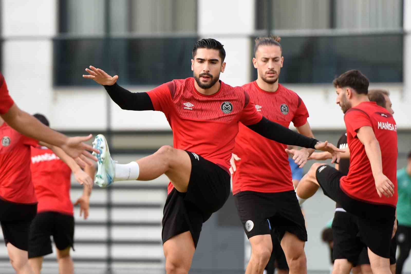 Manisa FK evindeki ilk galibiyeti alabilmek için sahaya çıkacak
