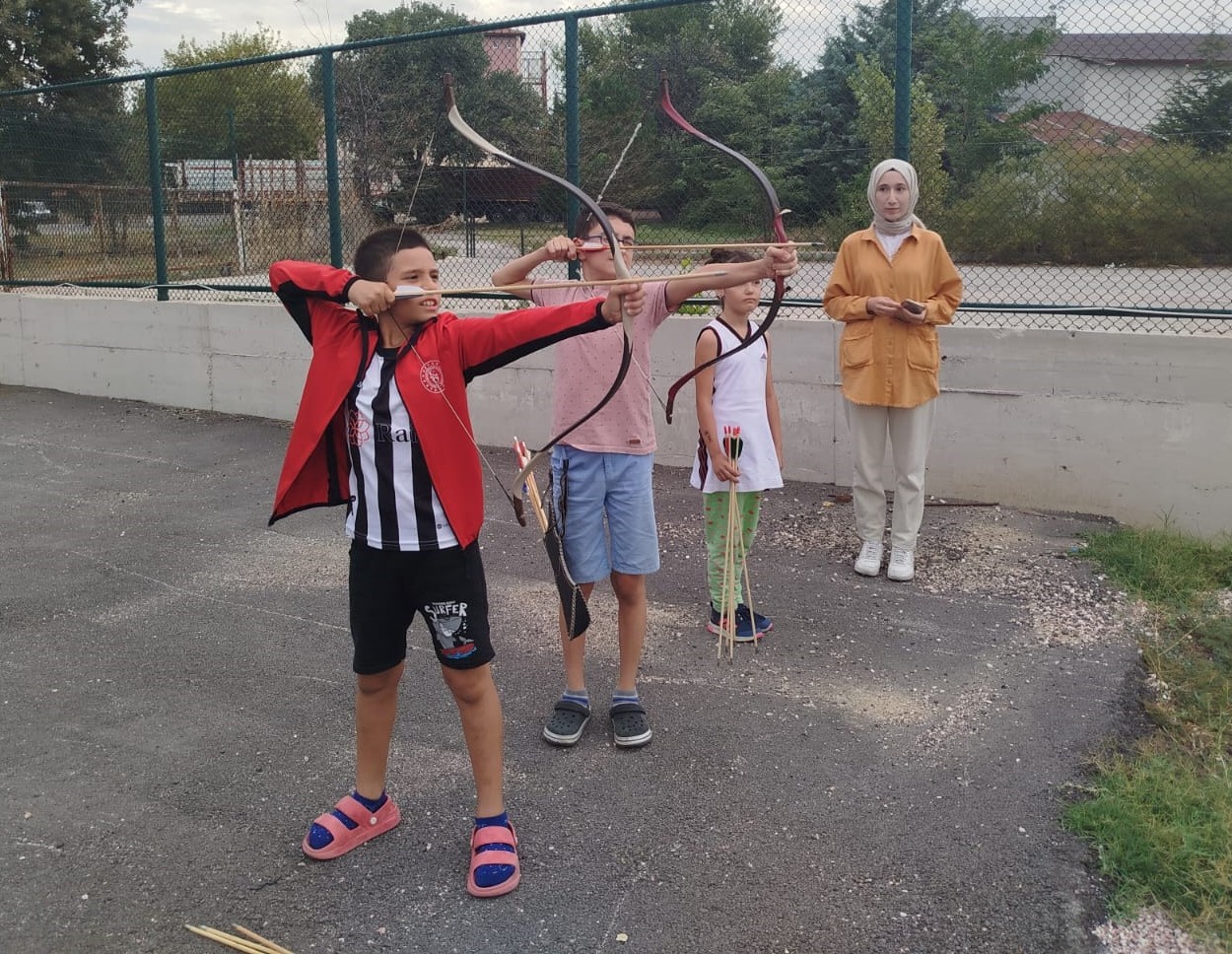 Gediz’de spor okulları yeni dönemi başladı
