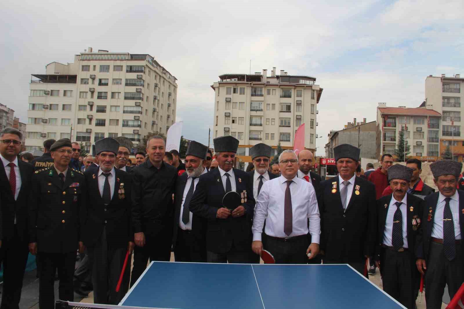 Sivas’ta gazilerin gururlu yürüyüşü
