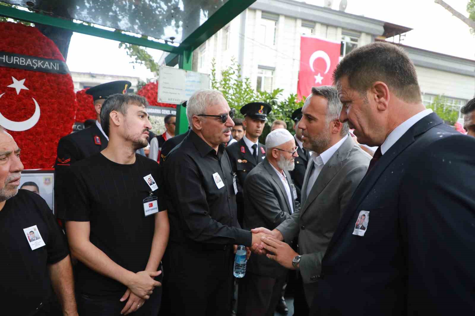 20 gün önce sözlenmişti: Sakaryalı şehit son yolculuğuna uğurlandı
