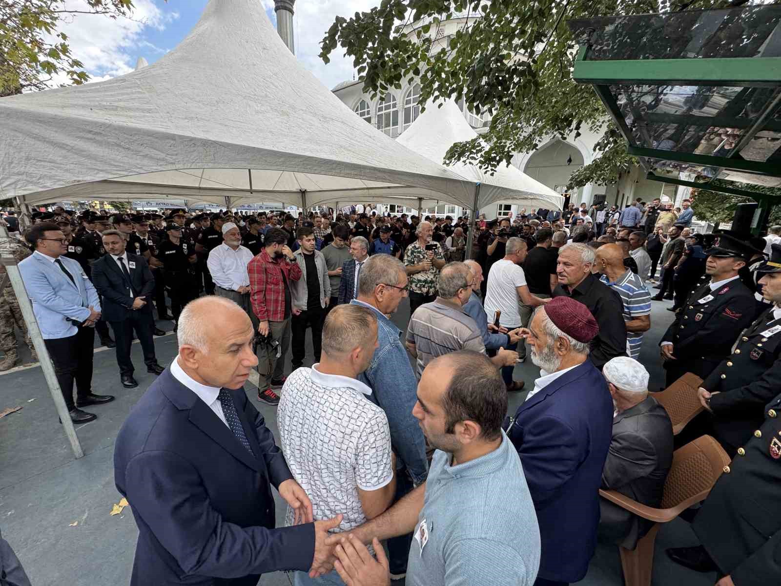 20 gün önce sözlenmişti: Sakaryalı şehit son yolculuğuna uğurlandı
