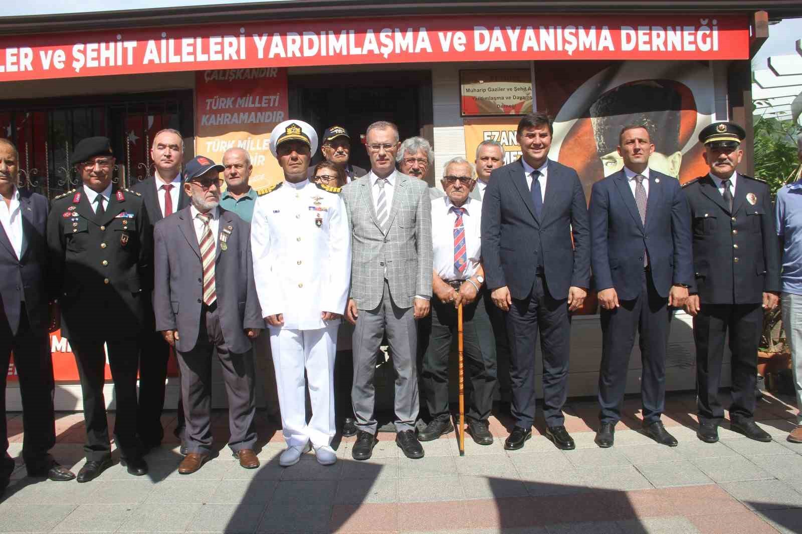 Fethiye protokolü Gaziler Derneği’ni ziyaret etti
