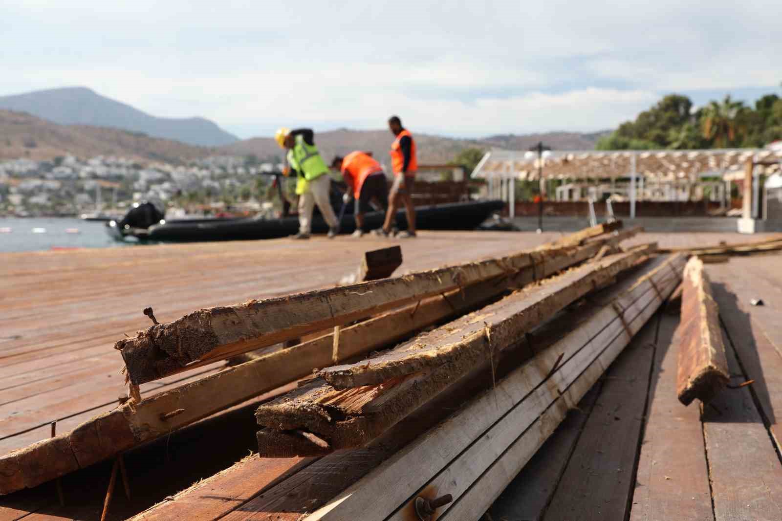 Bodrum’da sosyetenin iskeleleri yıkılıyor
