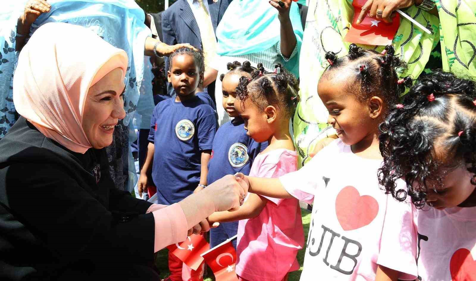 Emine Erdoğan, ABD ziyaretinde lider eşleriyle temasta bulunacak ve köklü Türk geleneklerini tanıtacak
