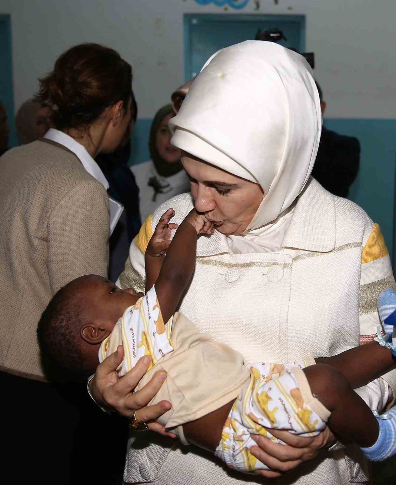 Emine Erdoğan, ABD ziyaretinde lider eşleriyle temasta bulunacak ve köklü Türk geleneklerini tanıtacak
