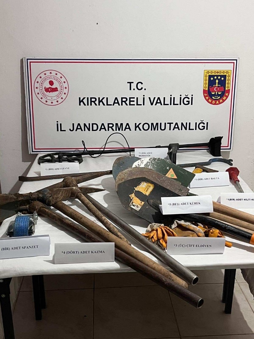 Kırklareli’nde kaçakçılık operasyonları: 9 gözaltı
