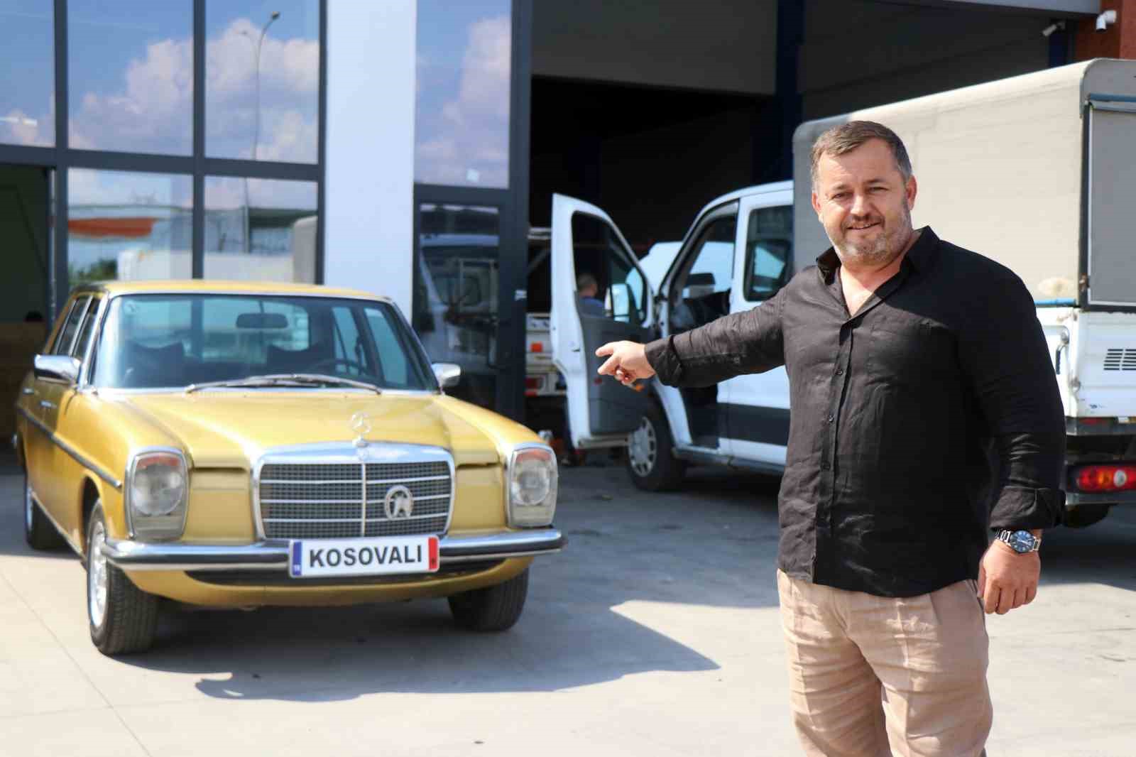 10 yaşında verdiği sözü 50 yaşında tuttu, otomobili kaptı
