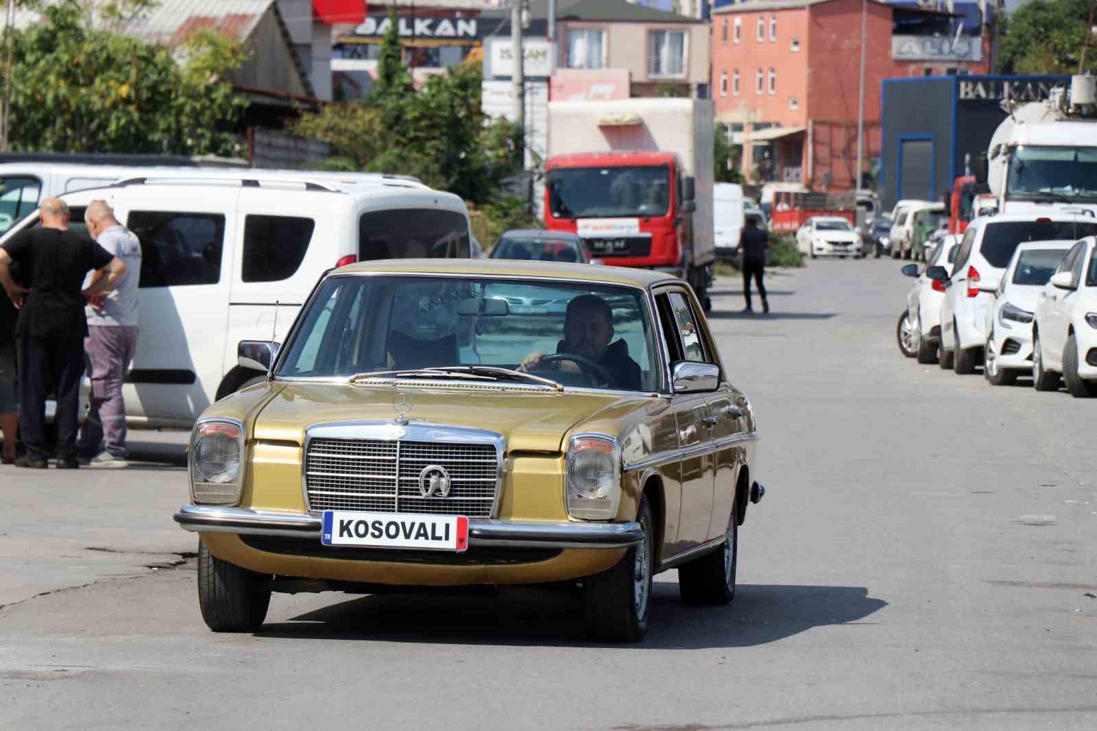 10 yaşında verdiği sözü 50 yaşında tuttu, otomobili kaptı
