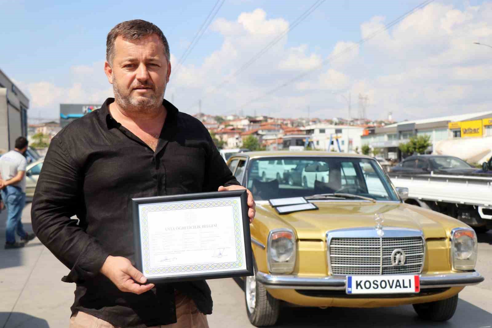 10 yaşında verdiği sözü 50 yaşında tuttu, otomobili kaptı
