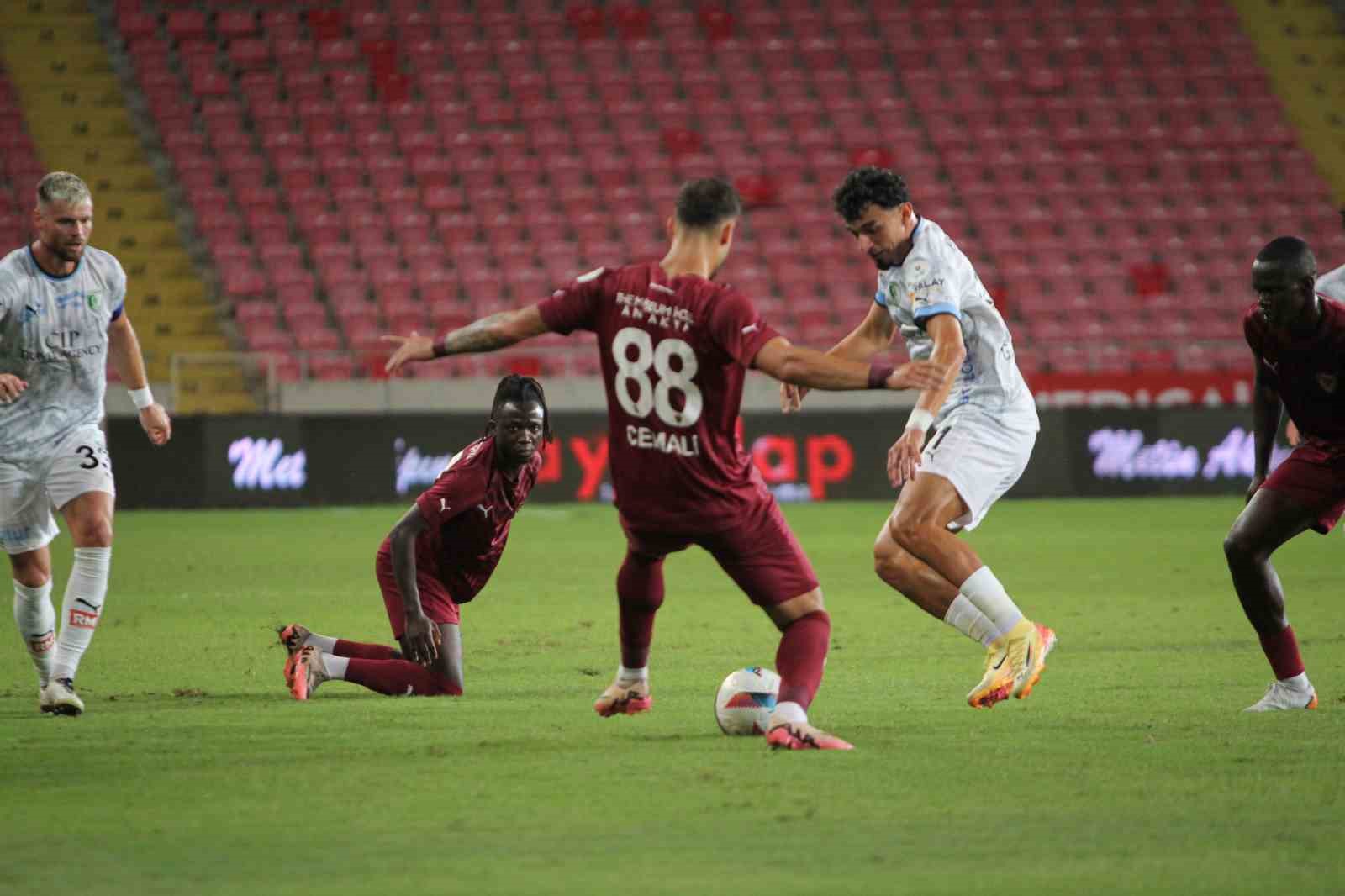 Trendyol Süper Lig: Hatayspor: 0 - Bodrum FK: 1 (İlk yarı)
