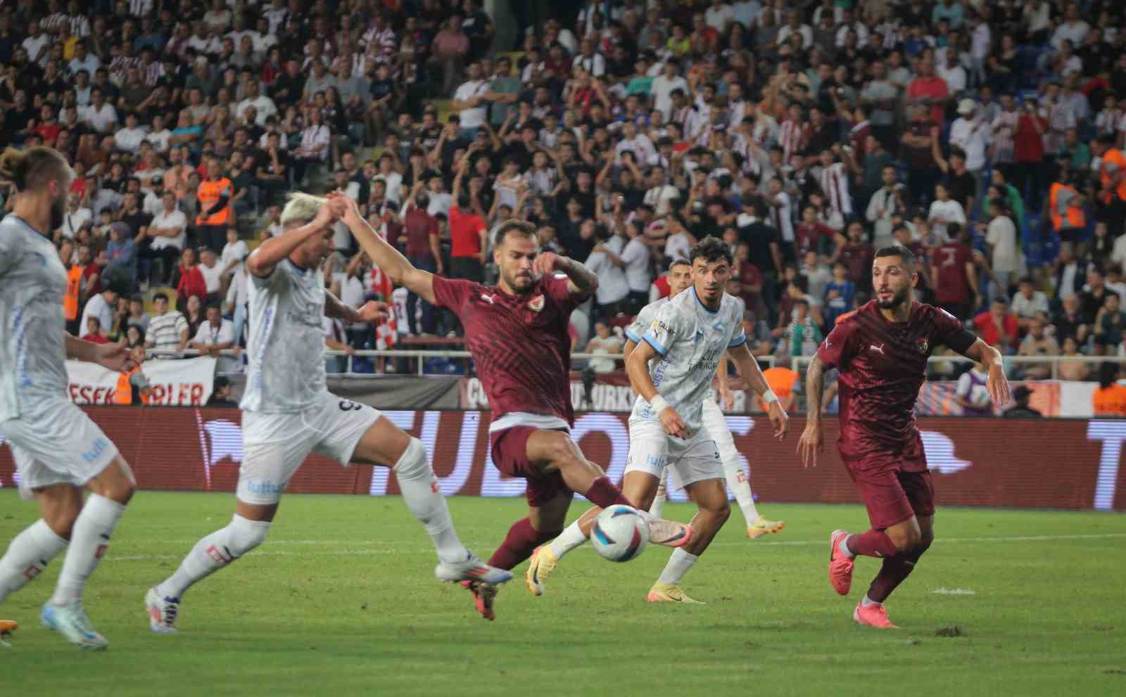 Trendyol Süper Lig: Hatayspor: 0 - Bodrum FK: 1 (İlk yarı)
