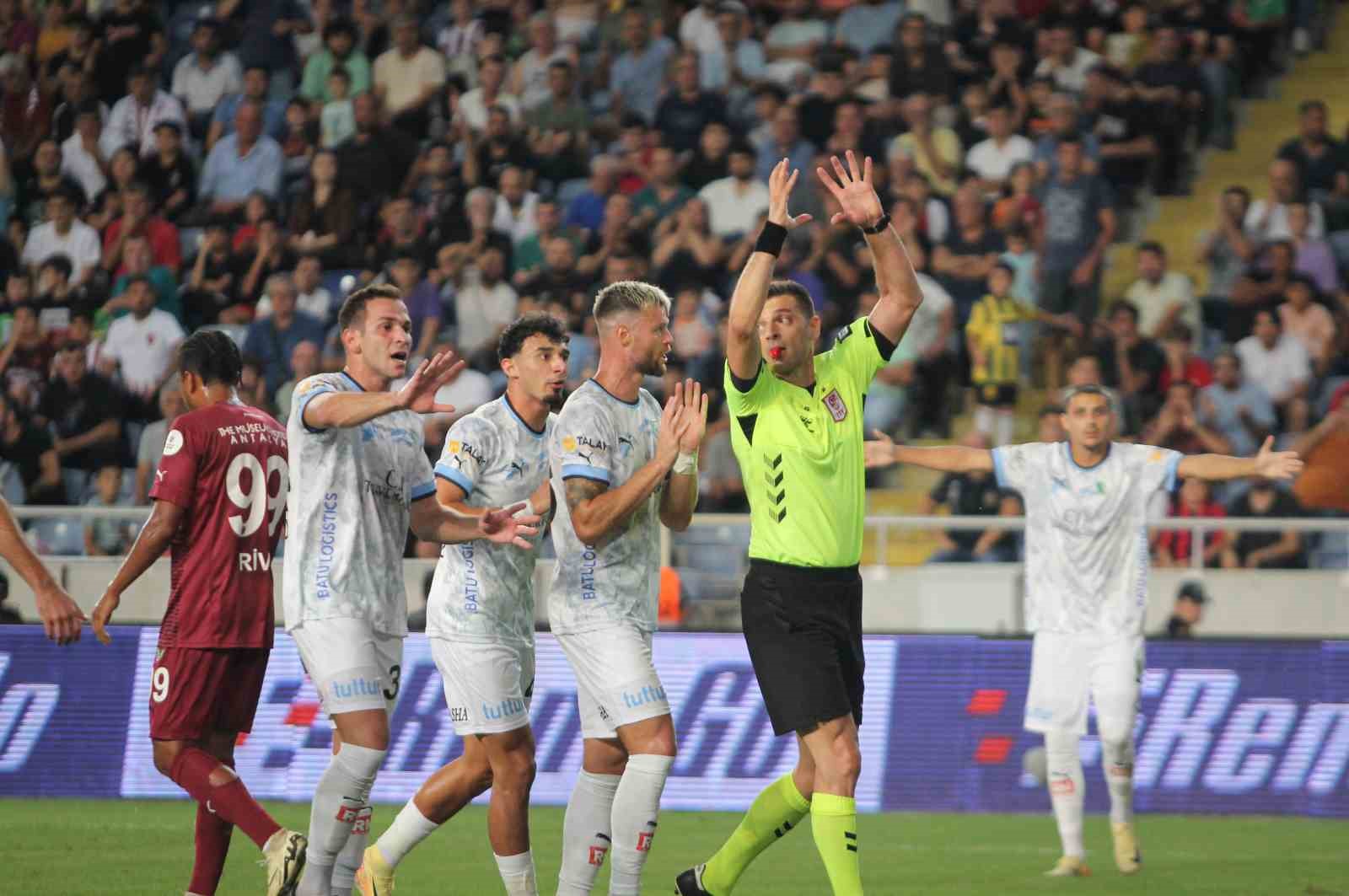 Trendyol Süper Lig: Hatayspor: 0 - Bodrum FK: 1 (İlk yarı)
