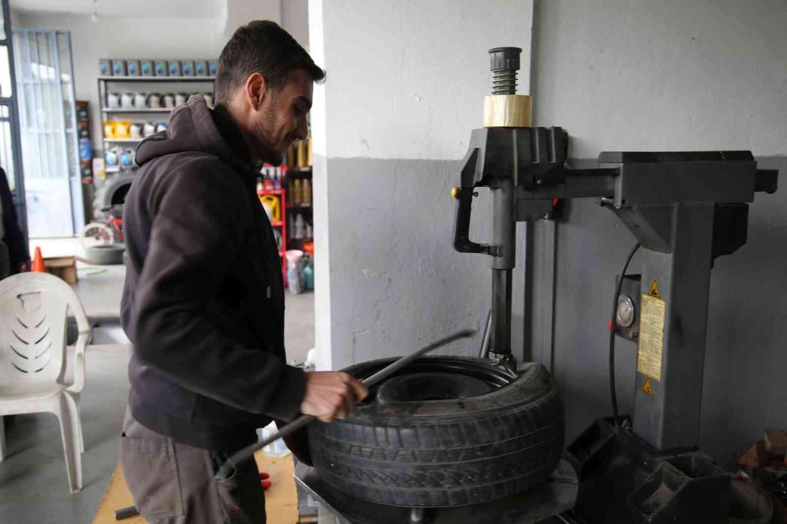 Muş’ta kış lastiği sezonu öncesi hazırlıklar başladı
