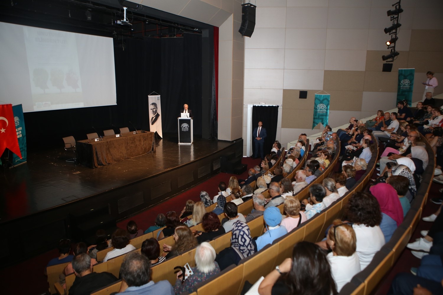 “Alzheimer hastalığı toplumsal bir sorun”
