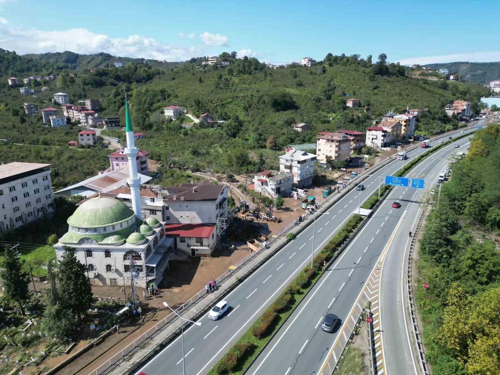 Ahmet Metin Genç: “162 kilogram yağışın bir saatte düşmesi insanı bazen çaresiz de bırakıyor”
