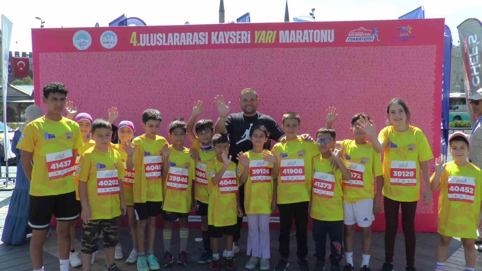 Kayseri Yarı Maratonu’nda bebekler de yarıştı
