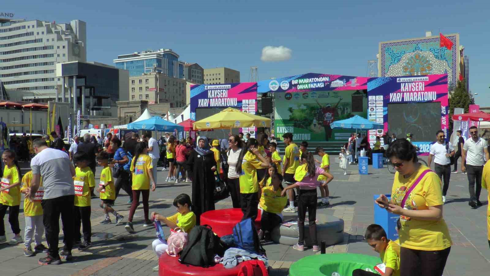 Kayseri Yarı Maratonu’nda bebekler de yarıştı
