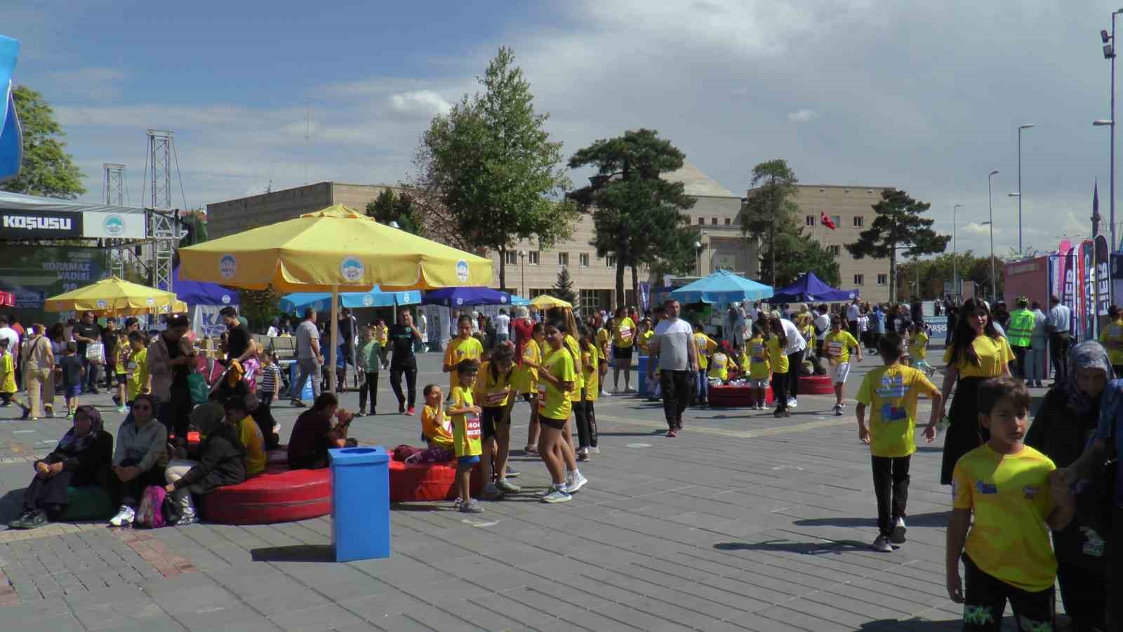 Kayseri Yarı Maratonu’nda bebekler de yarıştı
