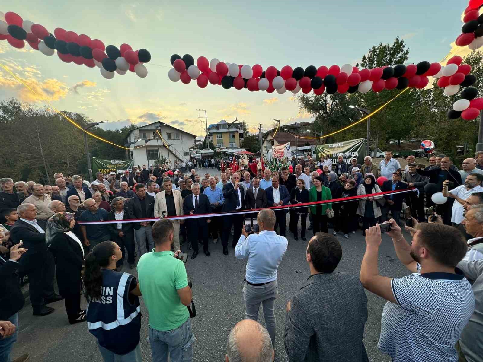 Beldenin tarihinde ilk kez yapılıyor: Binlerce kişi doyasıya eğlendi
