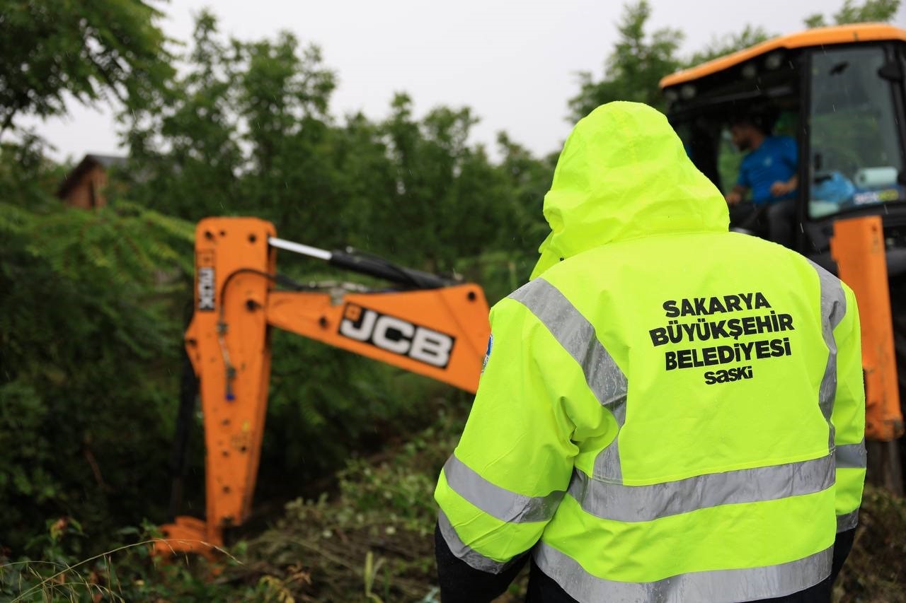 Sakarya’da kuvvetli yağışa karşı SASKİ ekipleri 24 saat sahada olacak
