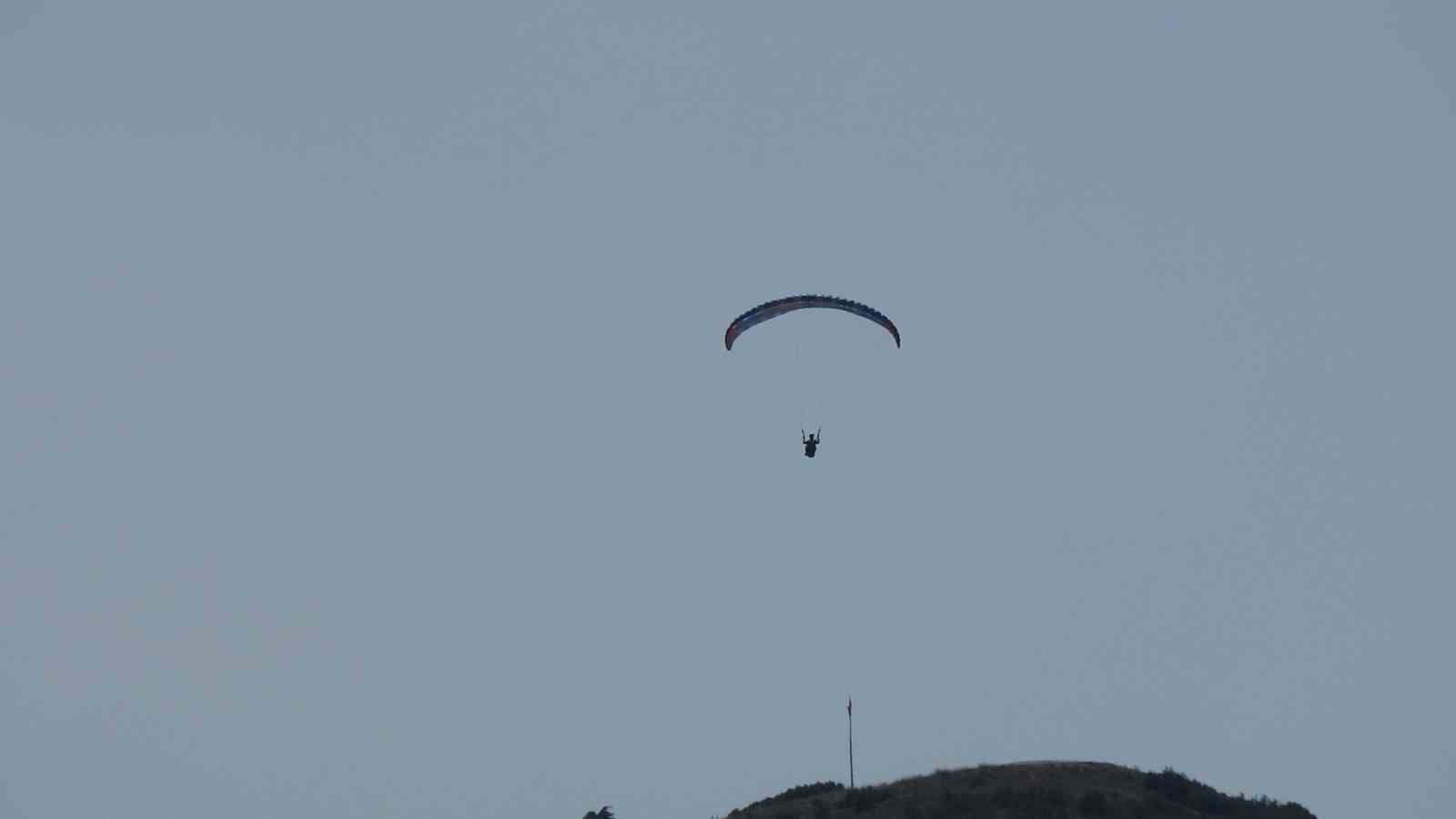 Dünya Temizlik Günü’nde kuraklıkla boğuşan Burdur Gölü etrafında çöp topladılar
